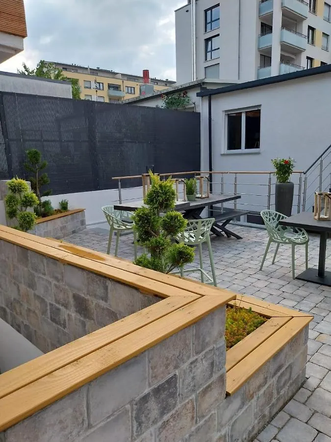 Karazazi Apartment Stuttgart